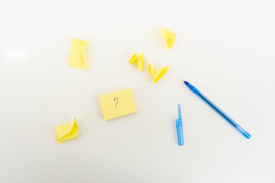 Aantekeningen op een bureau