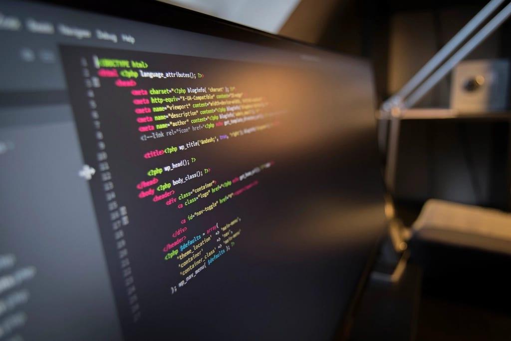 Programmeercode op een computerscherm